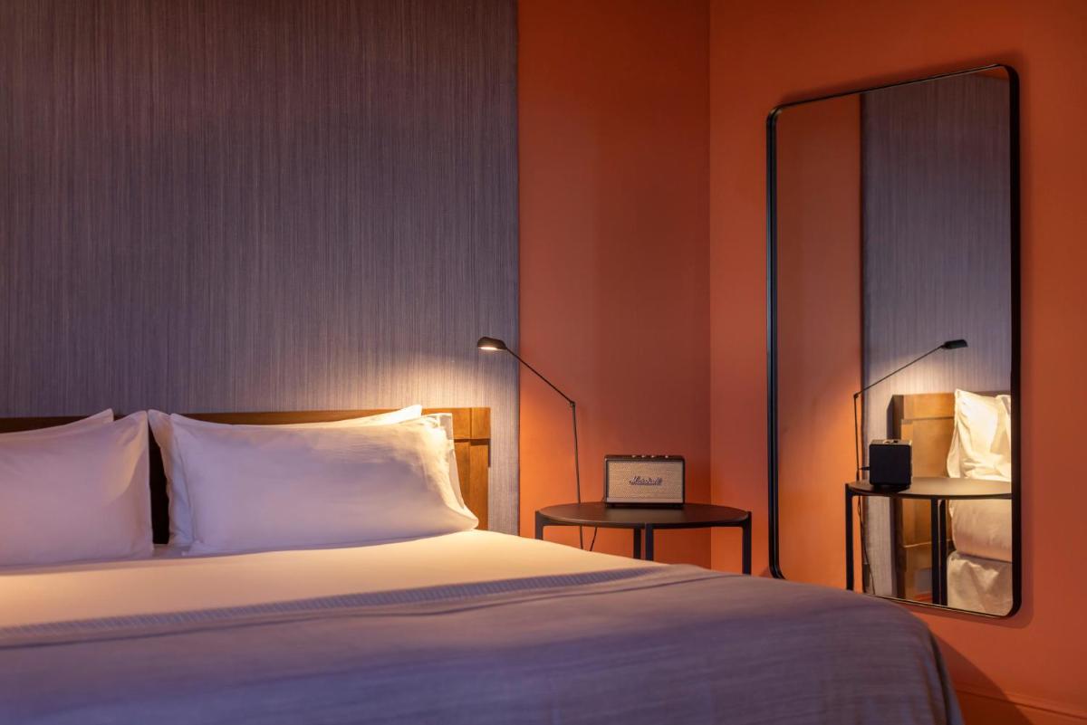 Calatrava Hotel, Mediterranean Sea House