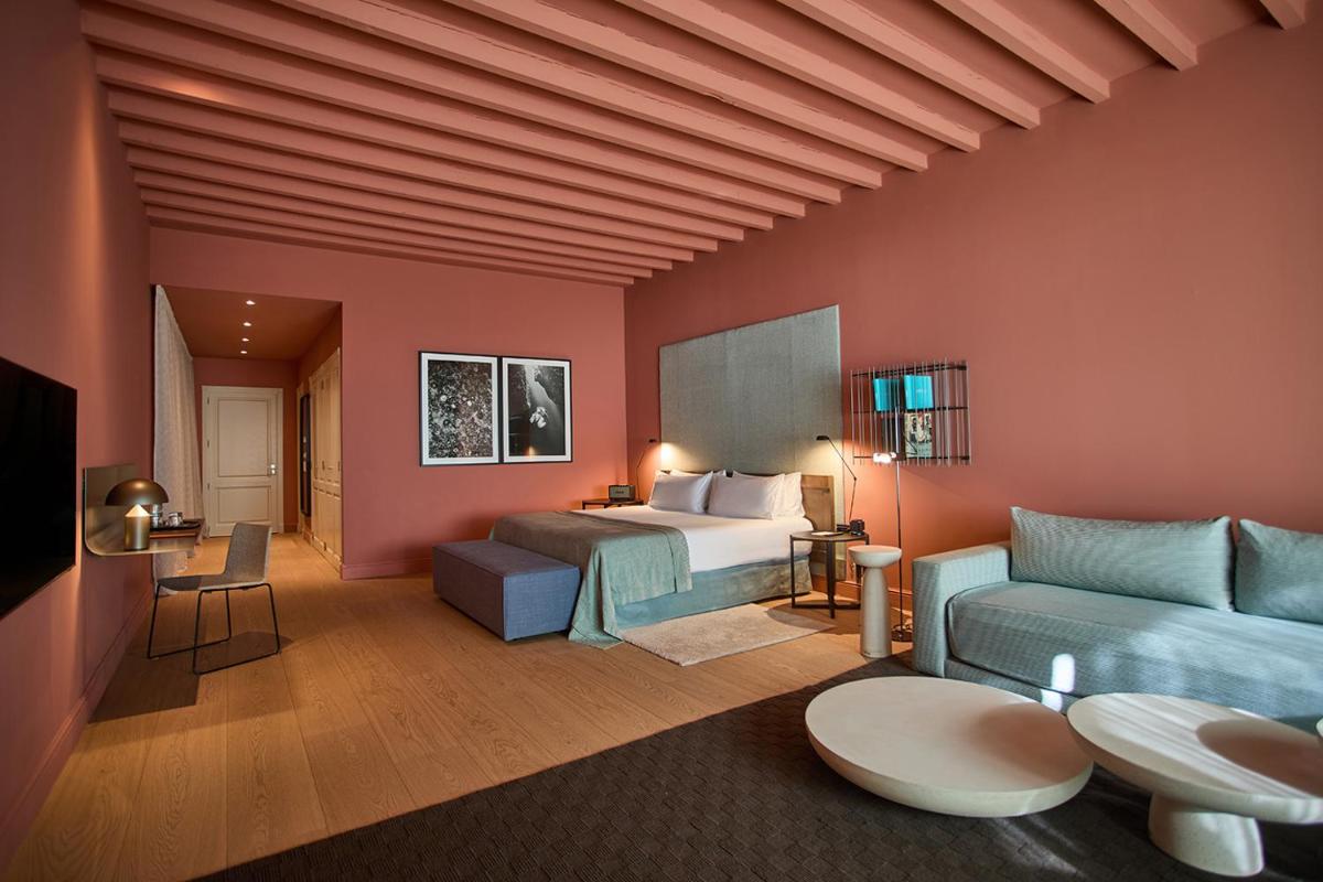 Calatrava Hotel, Mediterranean Sea House