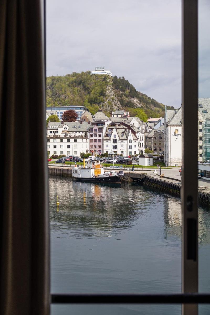 Hotel Brosundet