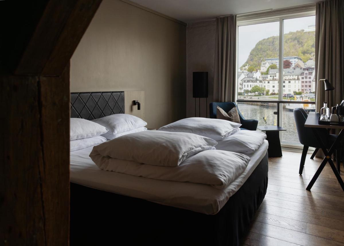 Hotel Brosundet