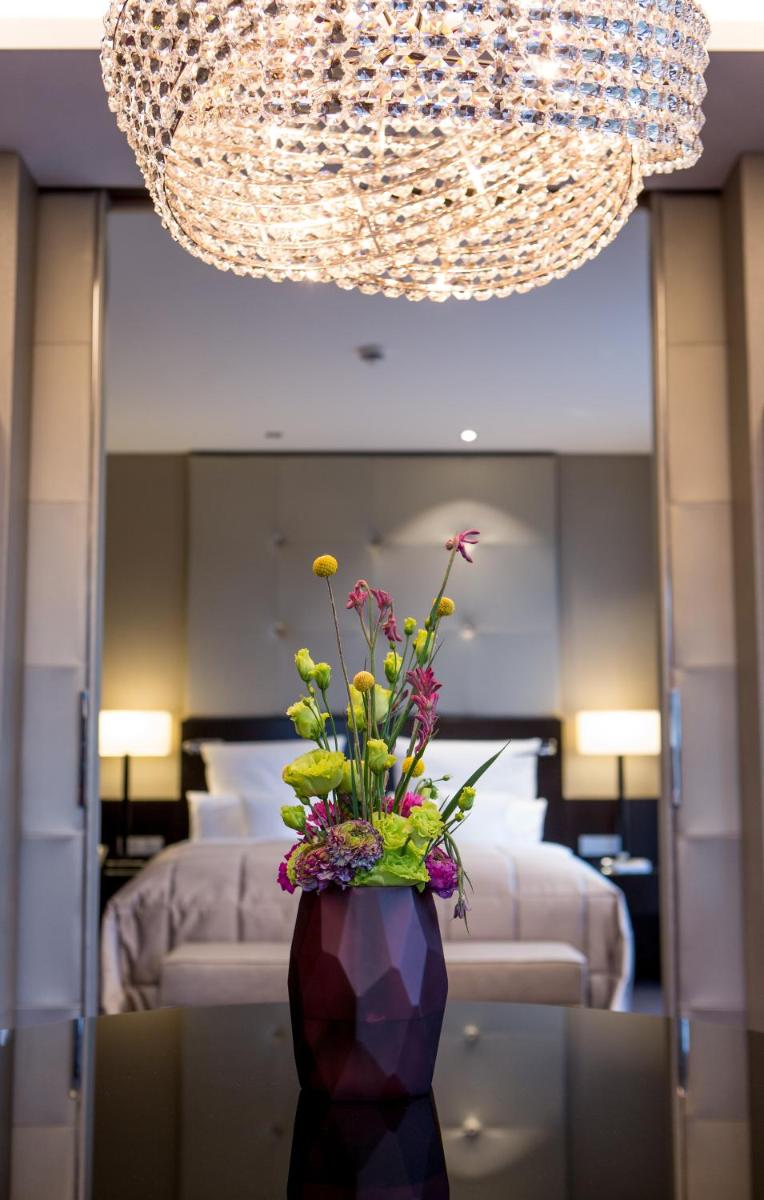 Relais & Châteaux Hotel Burg Schwarzenstein