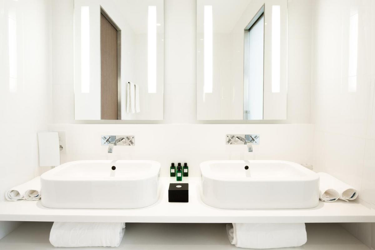 Hotel C2