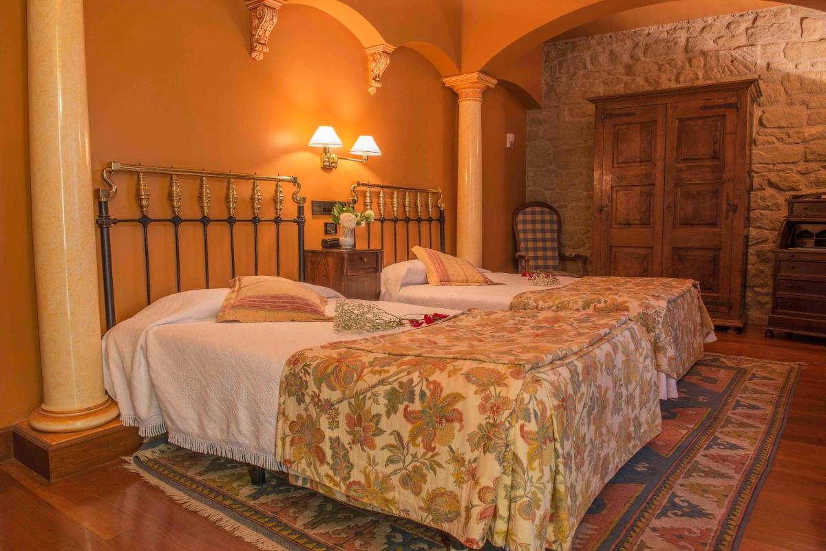 Hotel Castillo El Collado