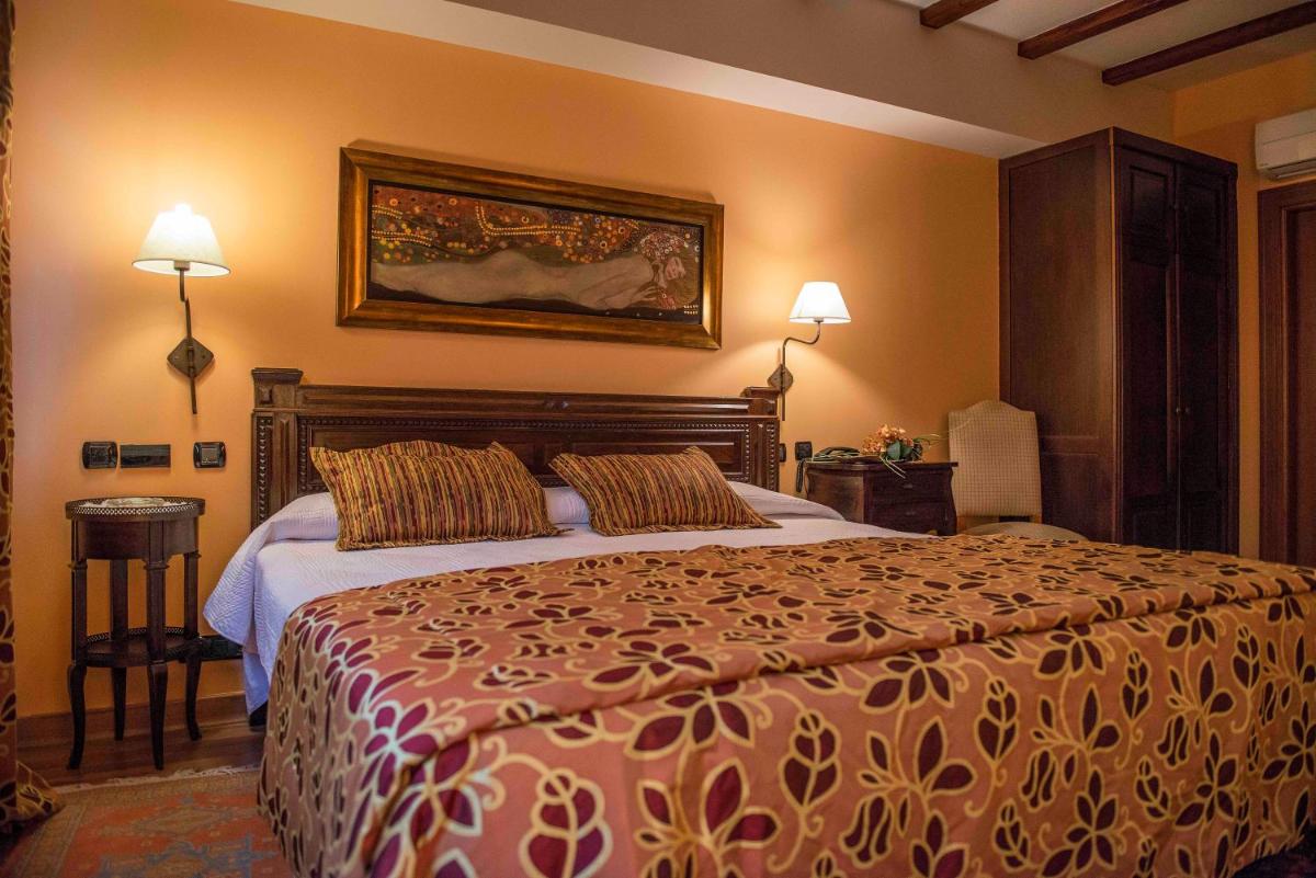 Hotel Castillo El Collado