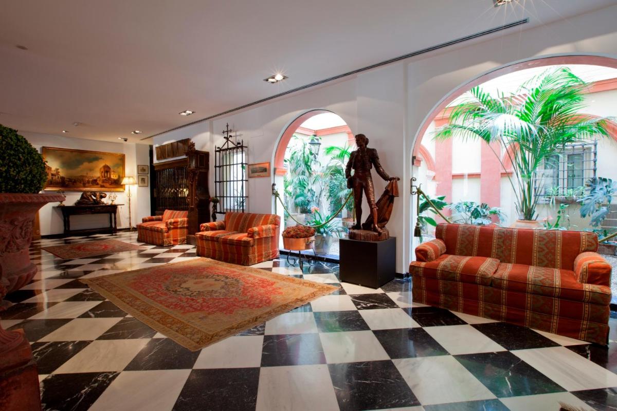 Hotel Doña María