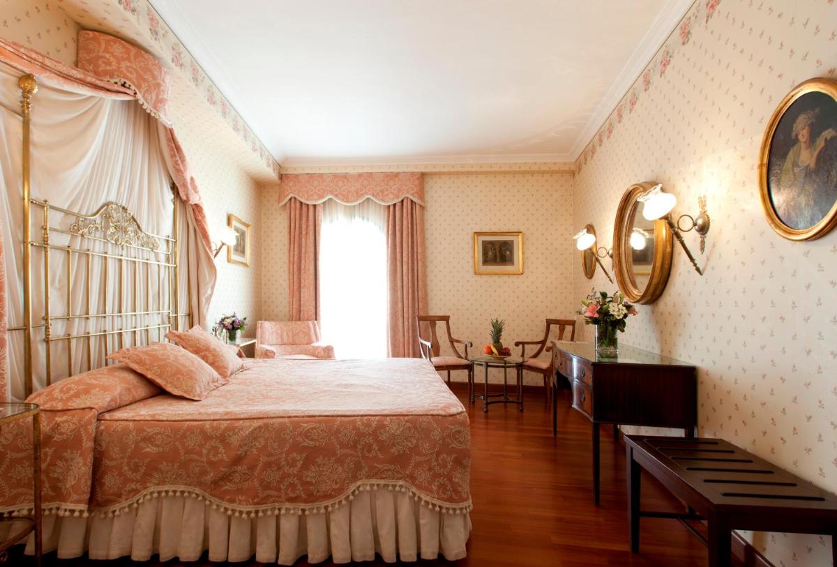 Hotel Doña María