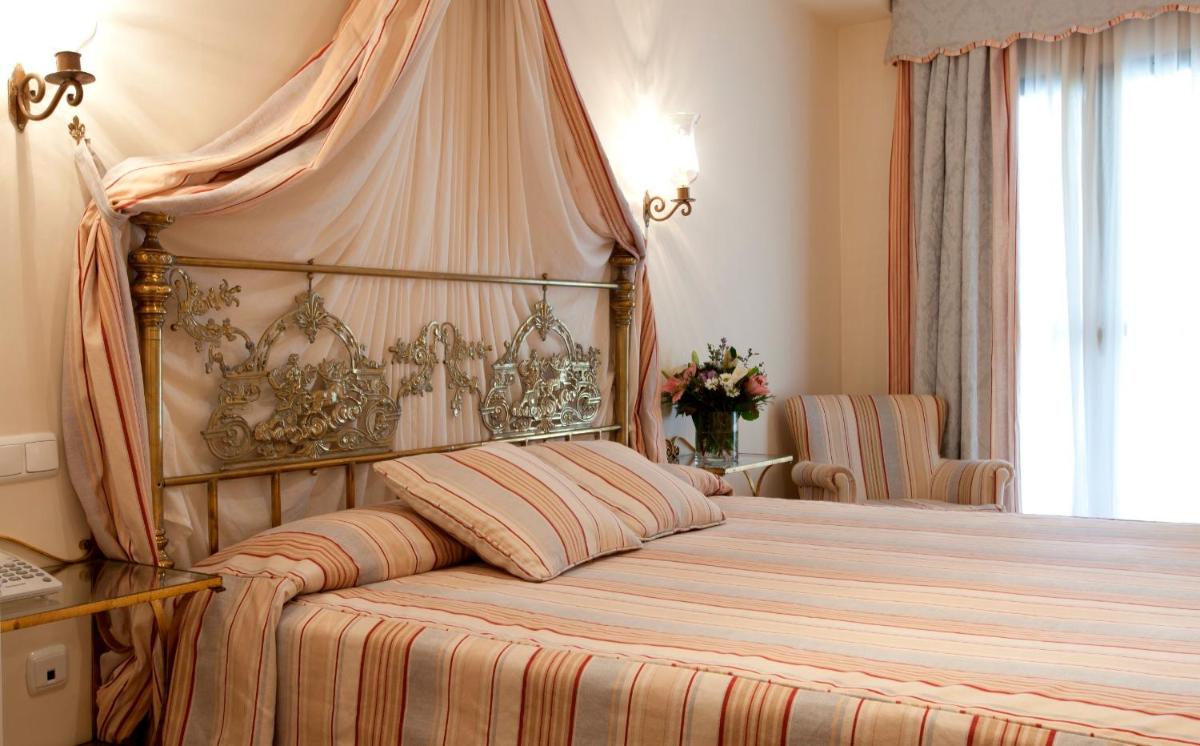 Hotel Doña María