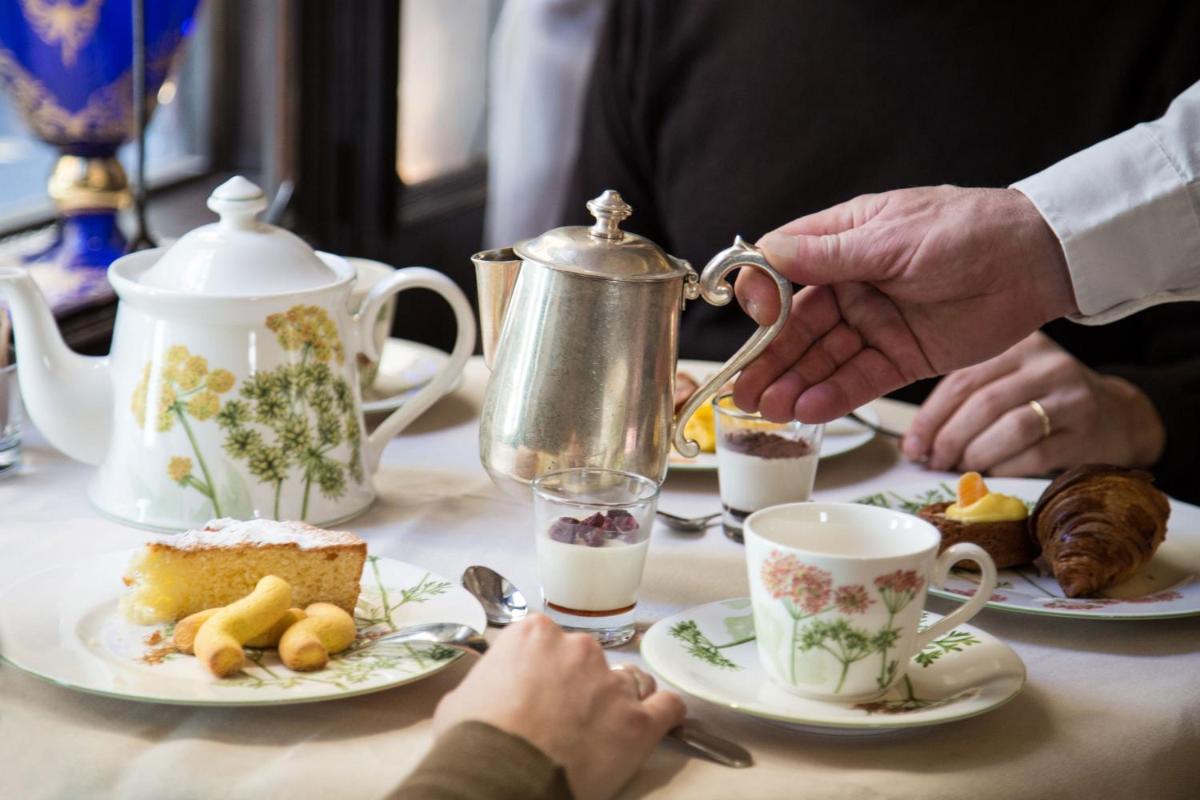 Hotel Flora - By Romanelli Family