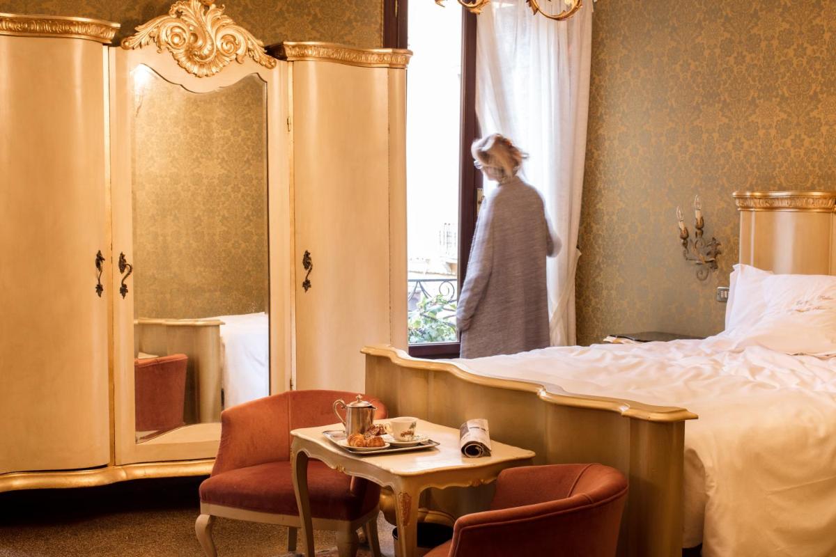 Hotel Flora - By Romanelli Family