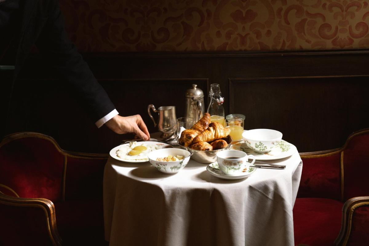 Hotel Flora - By Romanelli Family