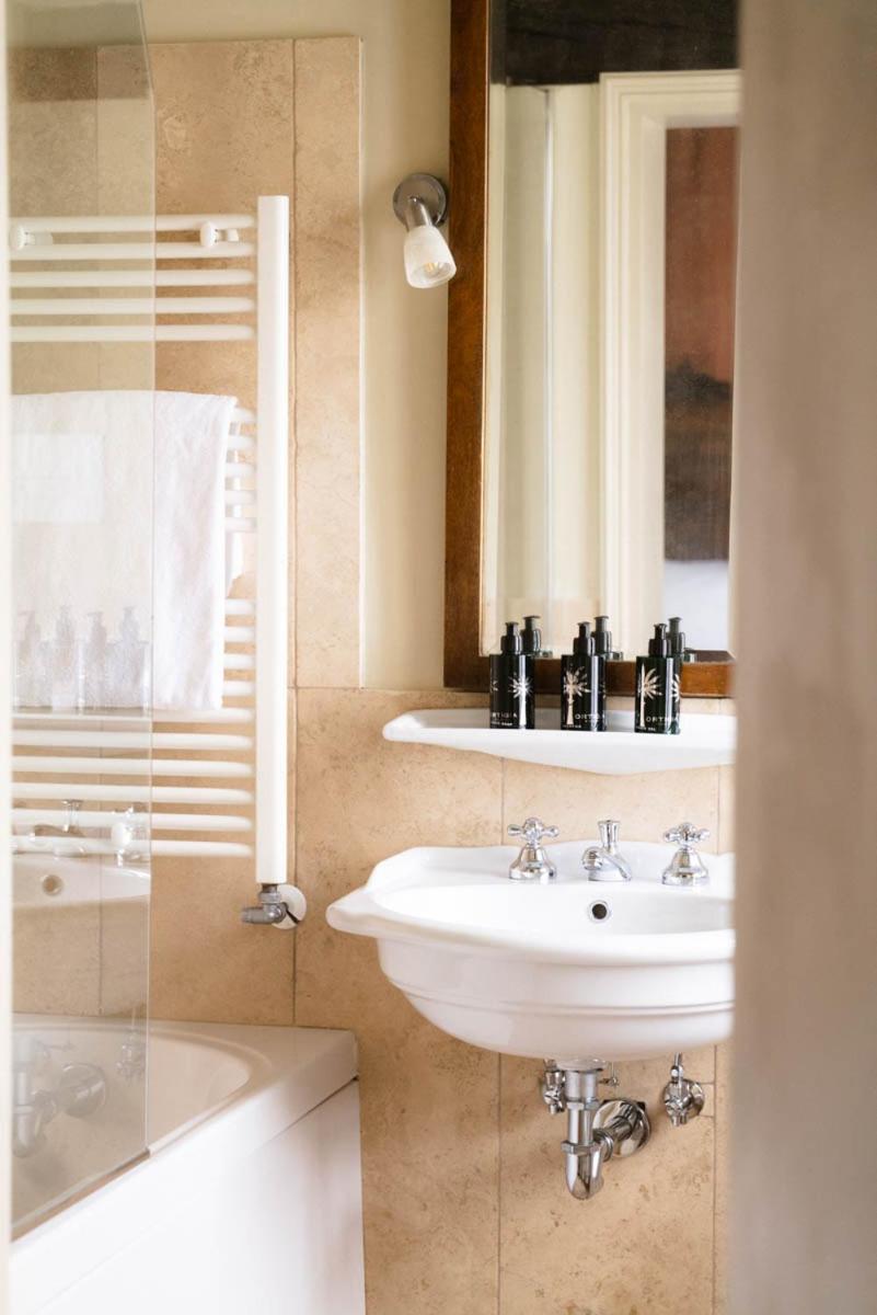 Hotel Flora - By Romanelli Family