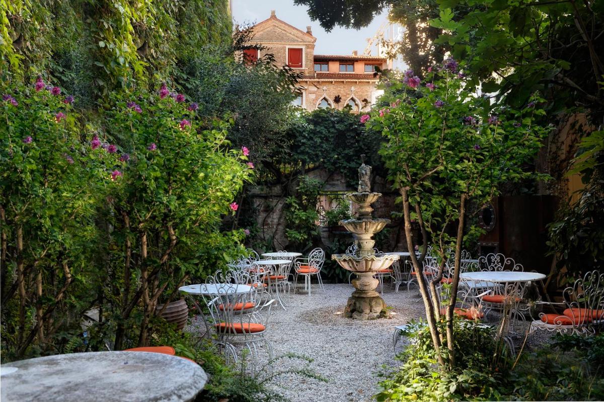 Hotel Flora - By Romanelli Family