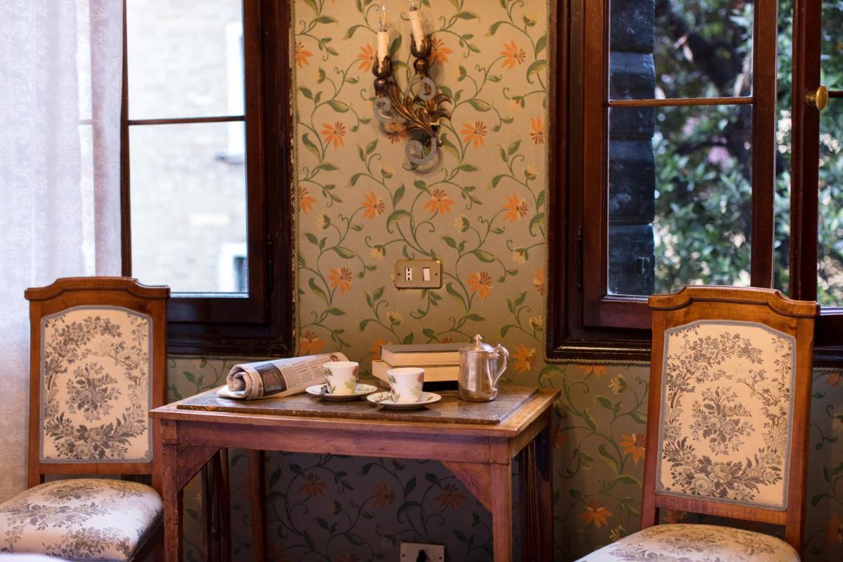 Hotel Flora - By Romanelli Family