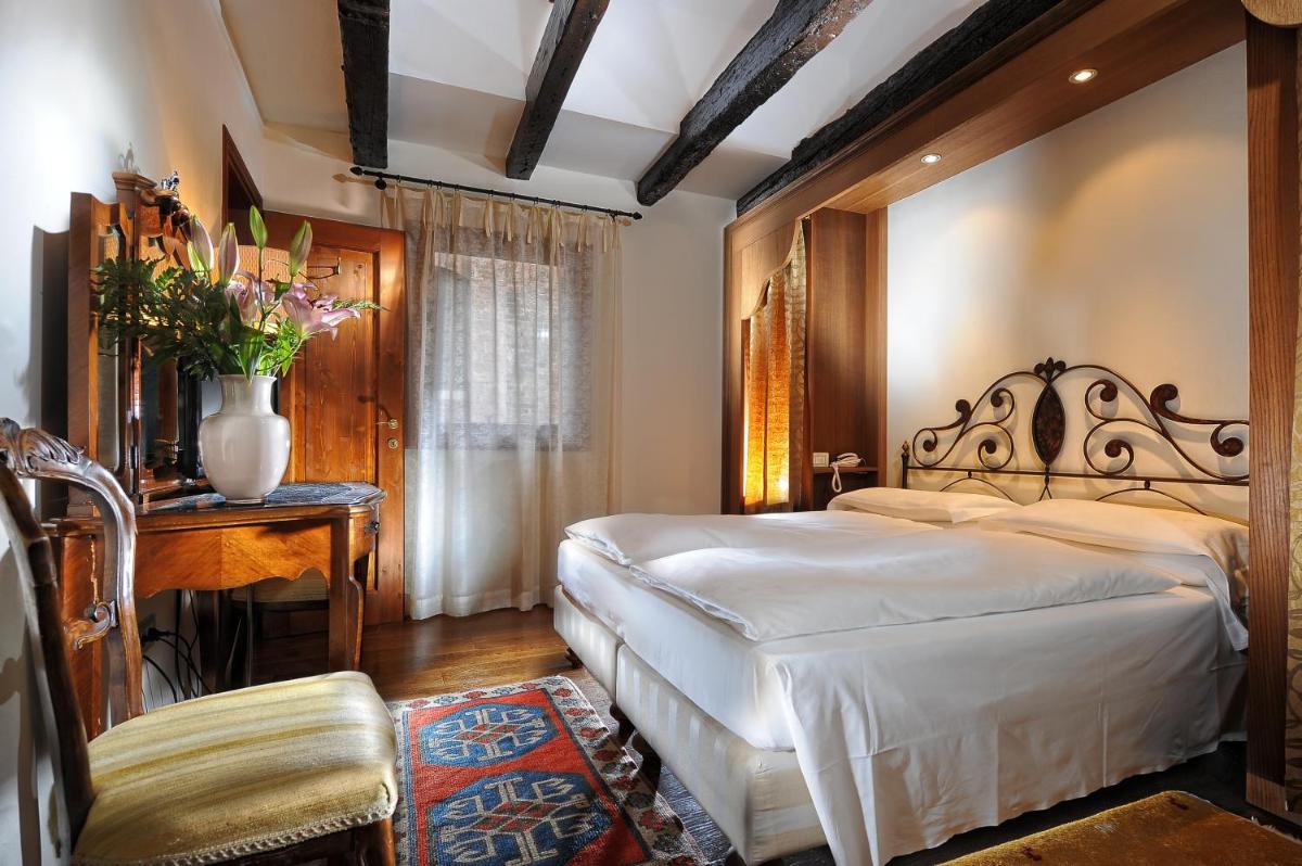 Hotel Flora - By Romanelli Family