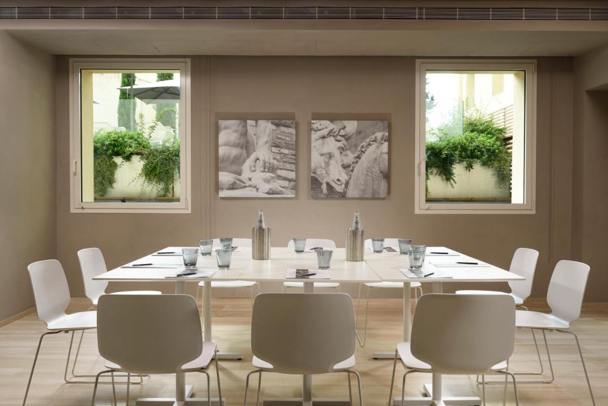 Hotel Glance In Florence