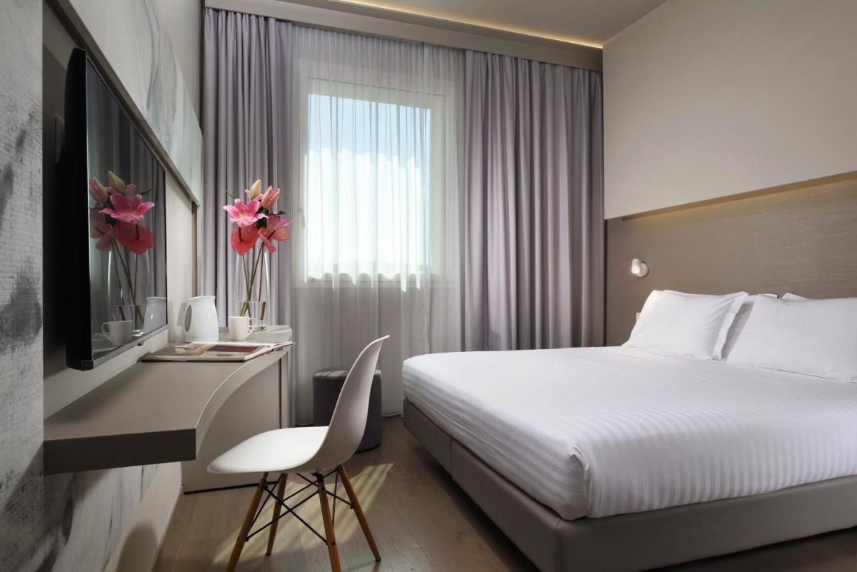Hotel Glance In Florence