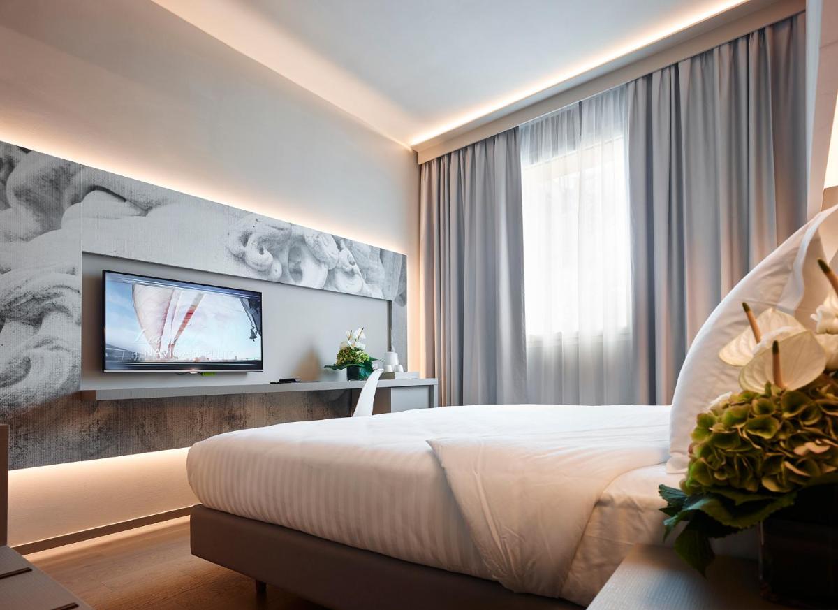 Hotel Glance In Florence