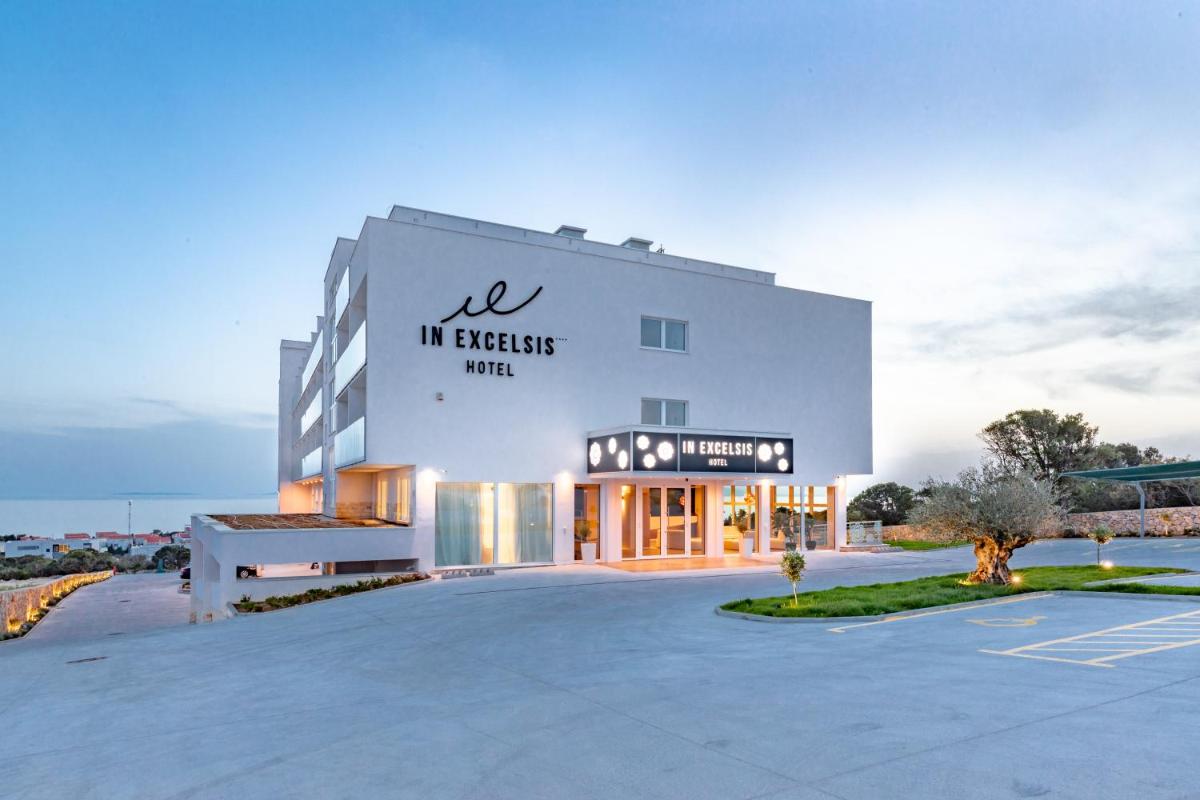 Hotel In Excelsis