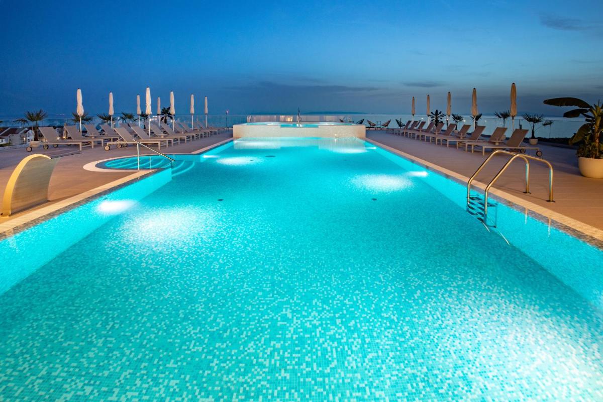 Hotel In Excelsis