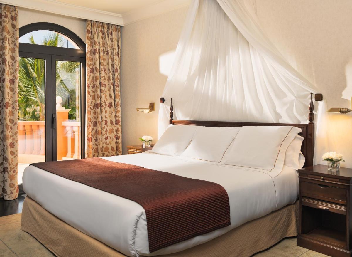 1881 Tenerife Madrigueras Golf Hotel