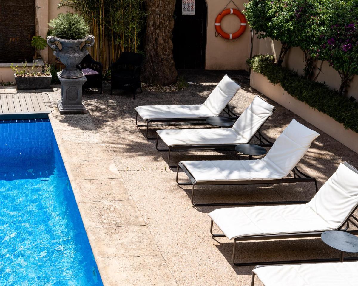 L'Avenida Adults Only