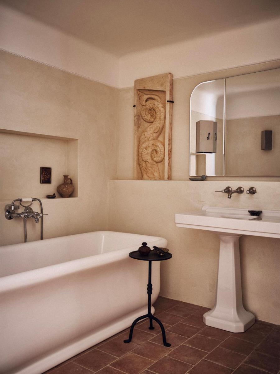 Les Roches Rouges, a Beaumier hotel