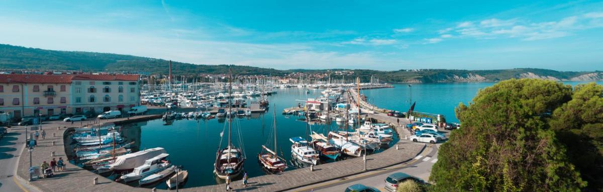 Hotel Marina