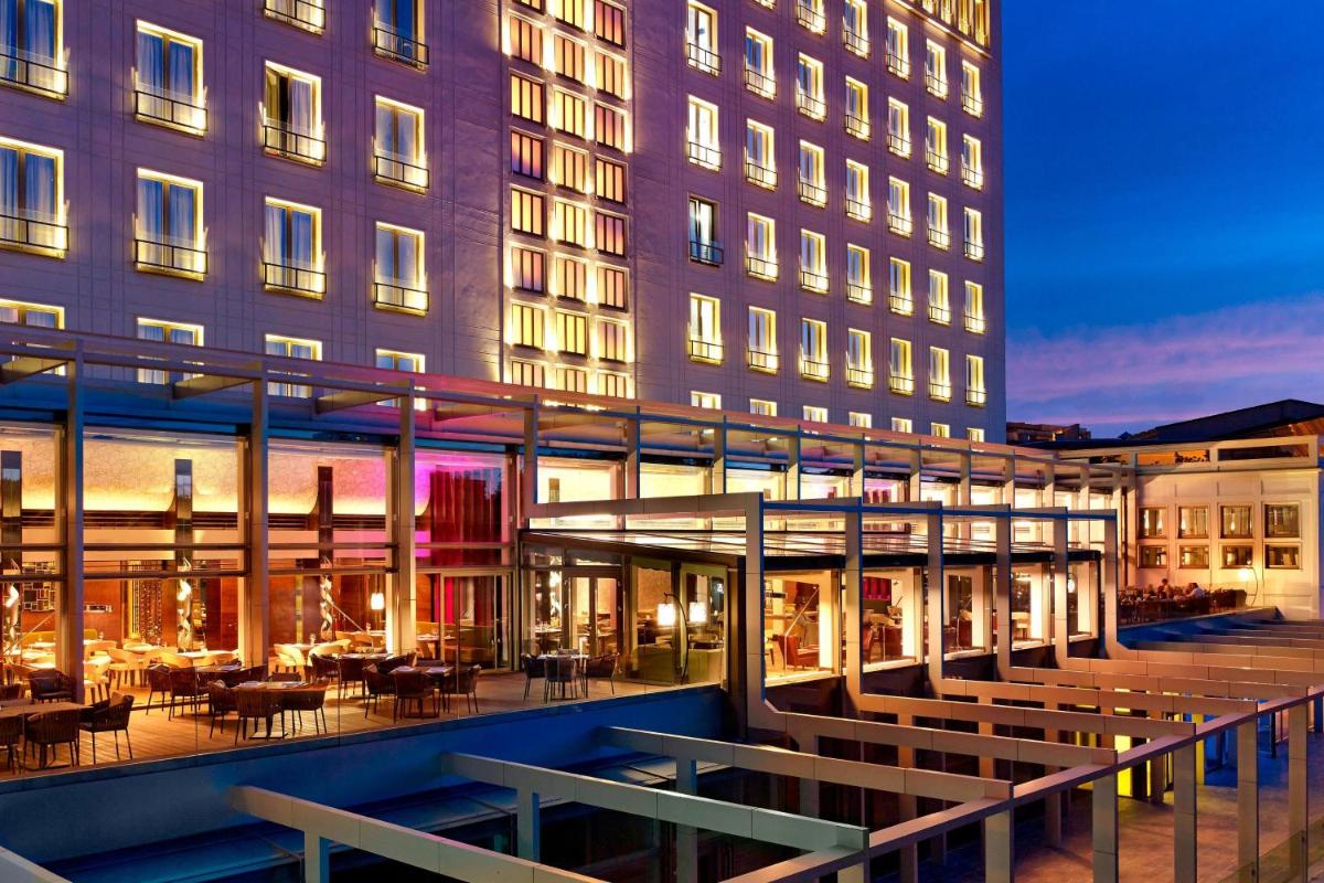 Metropol Palace, Belgrade