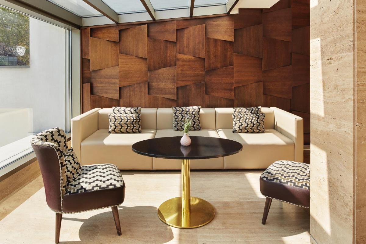 Metropol Palace, Belgrade