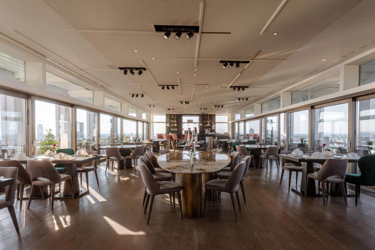 Metropol Palace, Belgrade