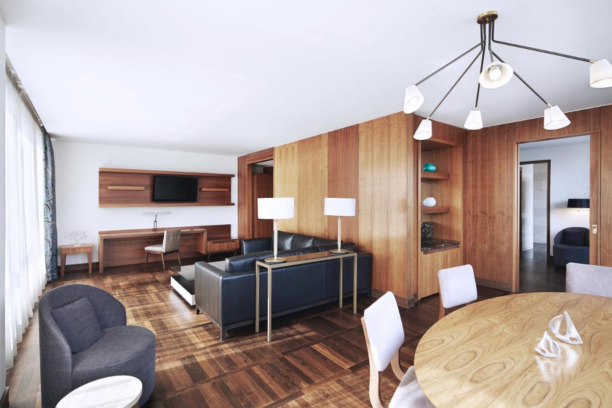 Metropol Palace, Belgrade