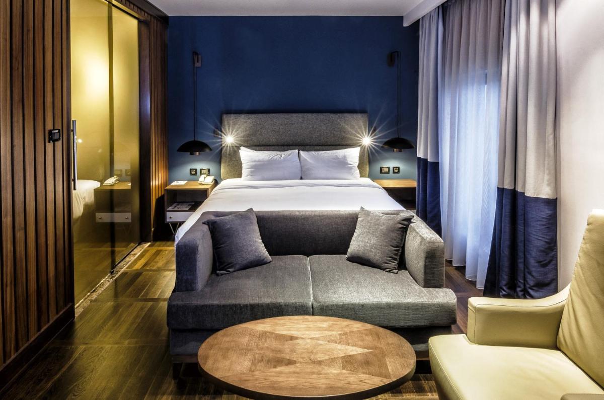 Metropol Palace, Belgrade