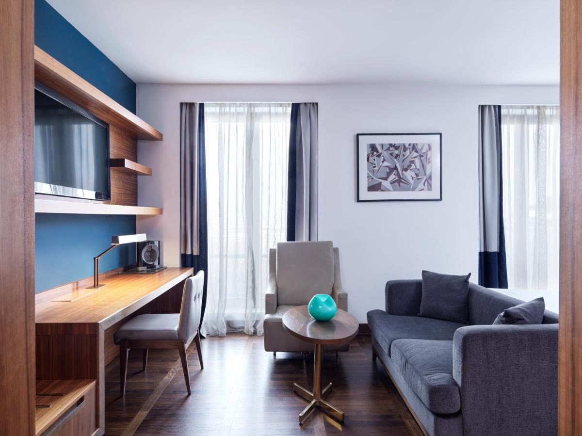 Metropol Palace, Belgrade