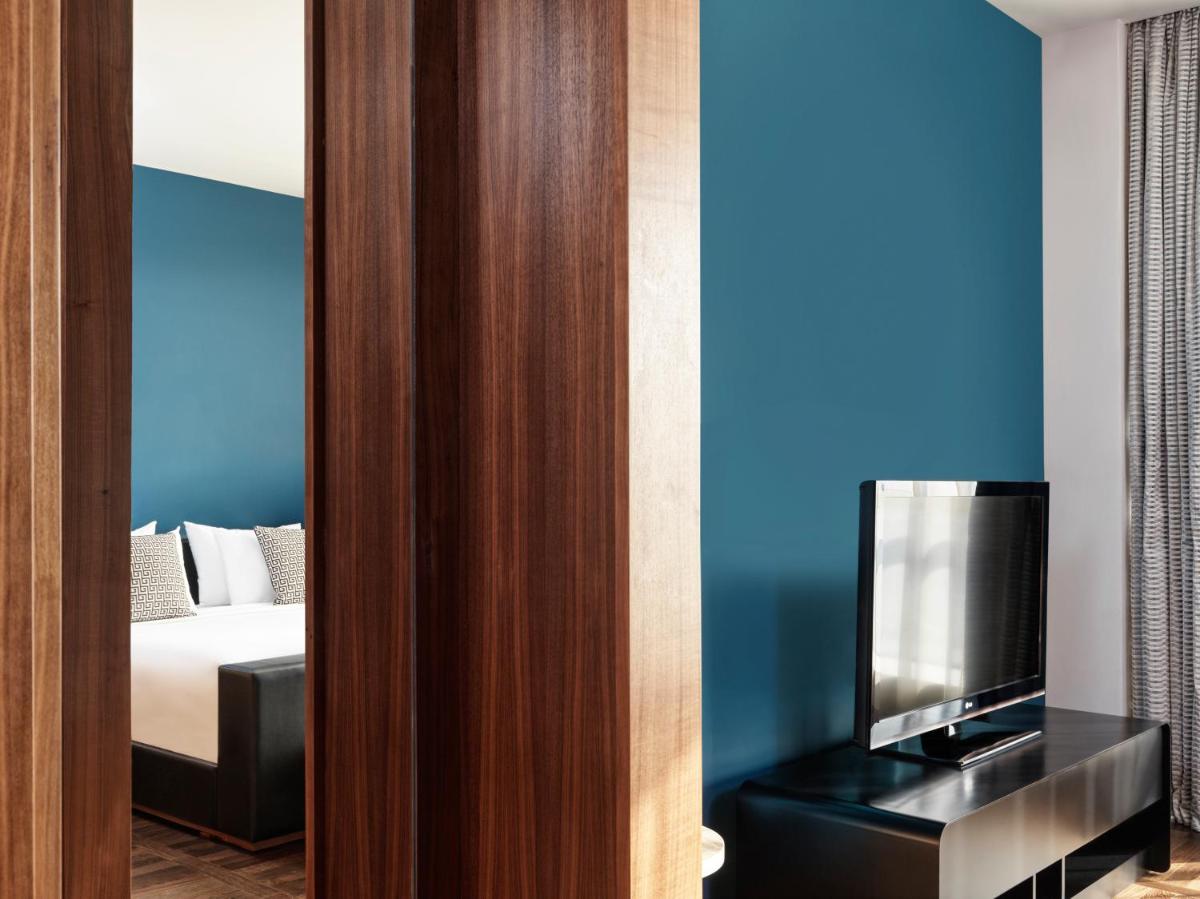 Metropol Palace, Belgrade