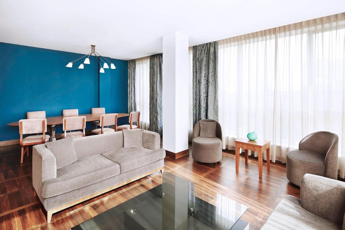 Metropol Palace, Belgrade