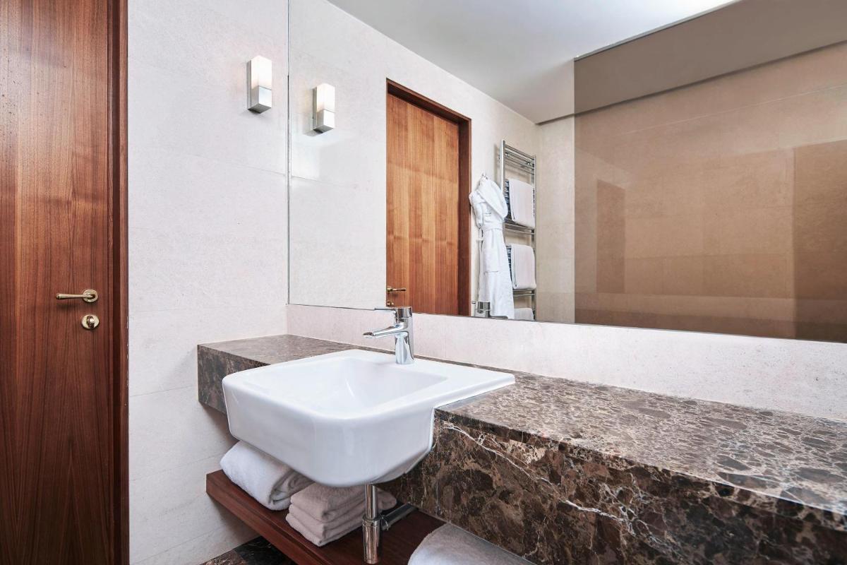 Metropol Palace, Belgrade