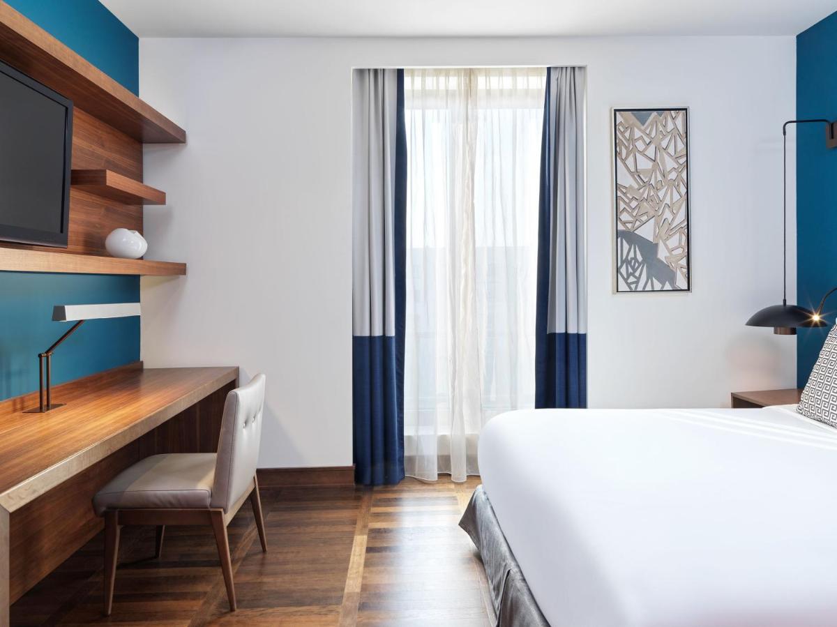 Metropol Palace, Belgrade