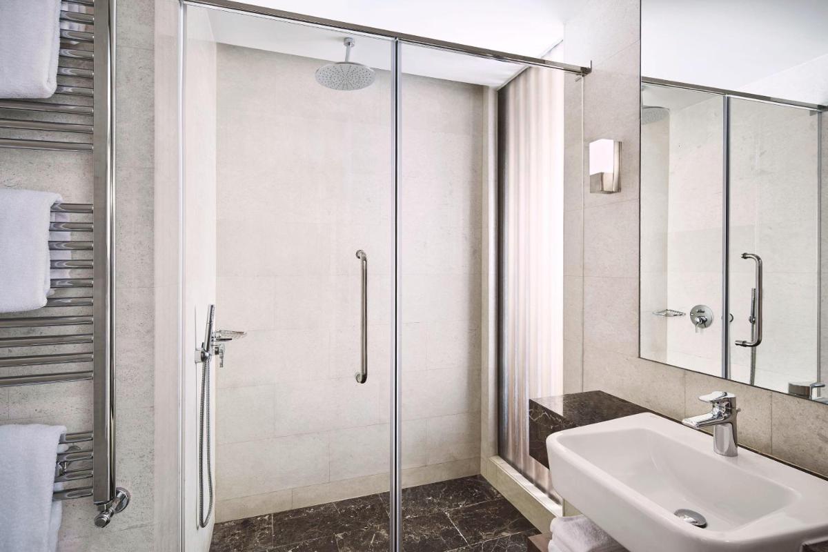 Metropol Palace, Belgrade