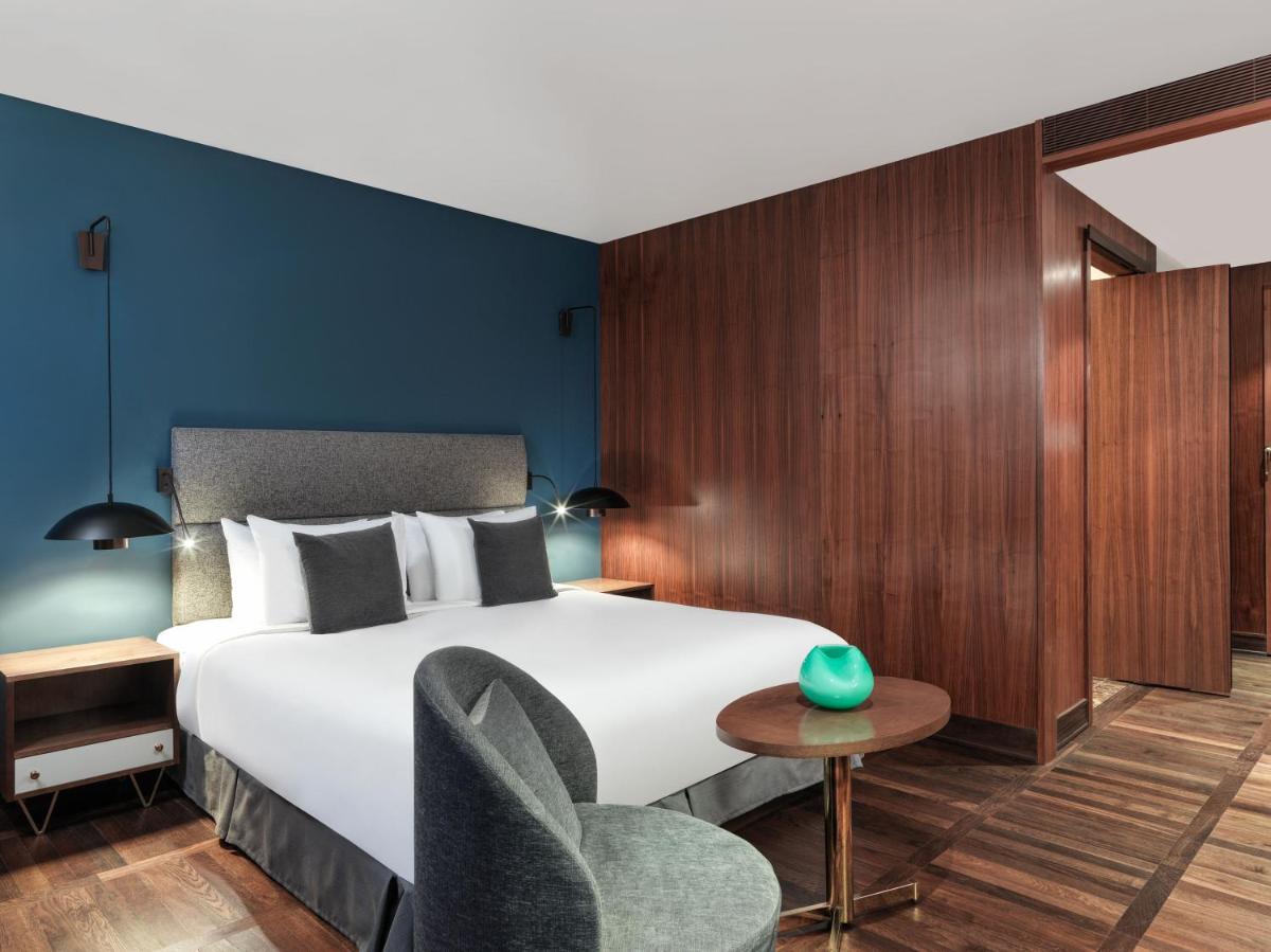 Metropol Palace, Belgrade