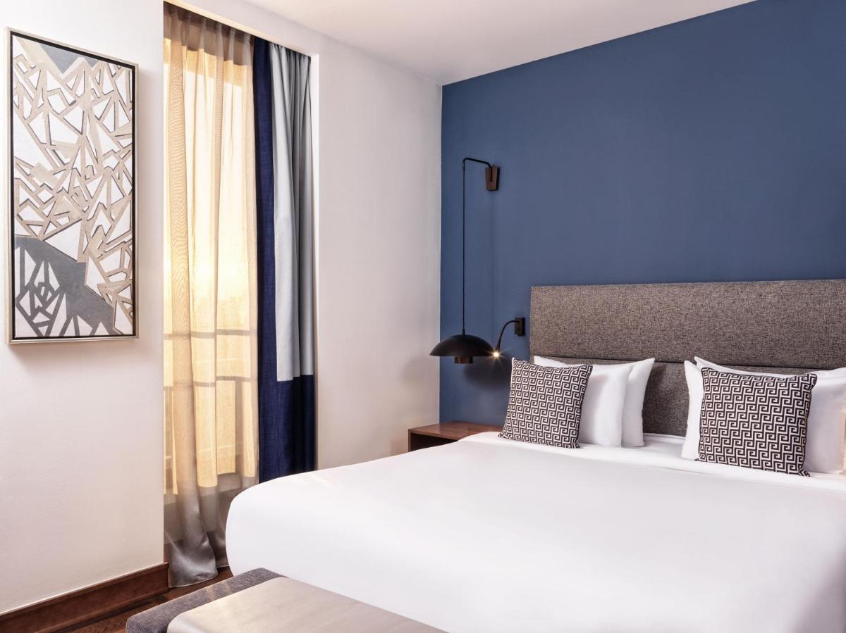 Metropol Palace, Belgrade