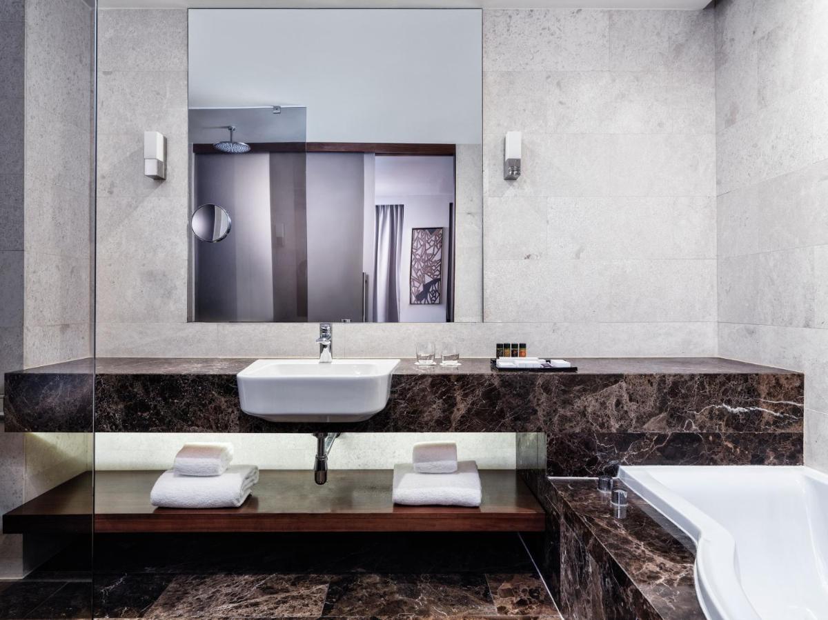 Metropol Palace, Belgrade