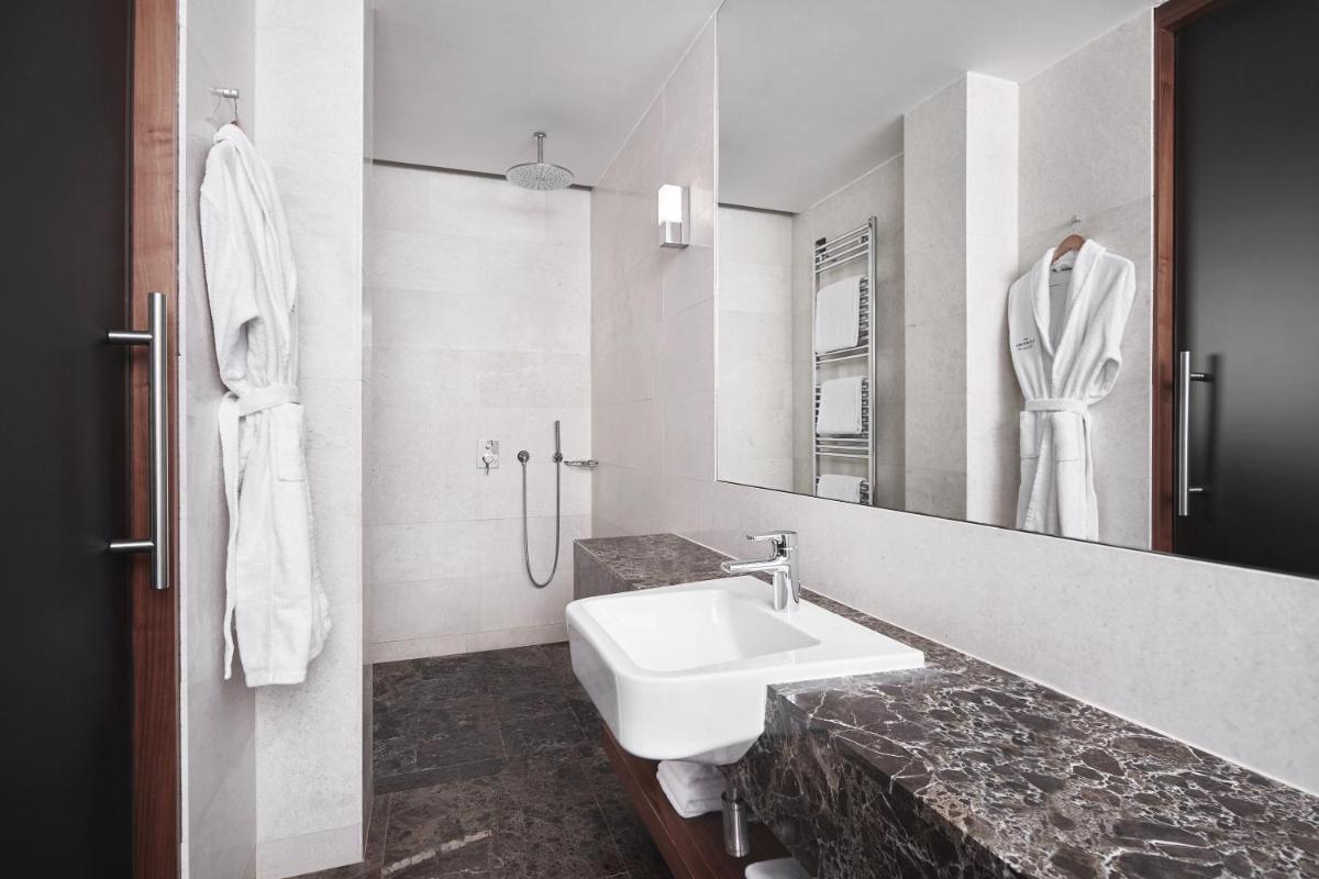 Metropol Palace, Belgrade