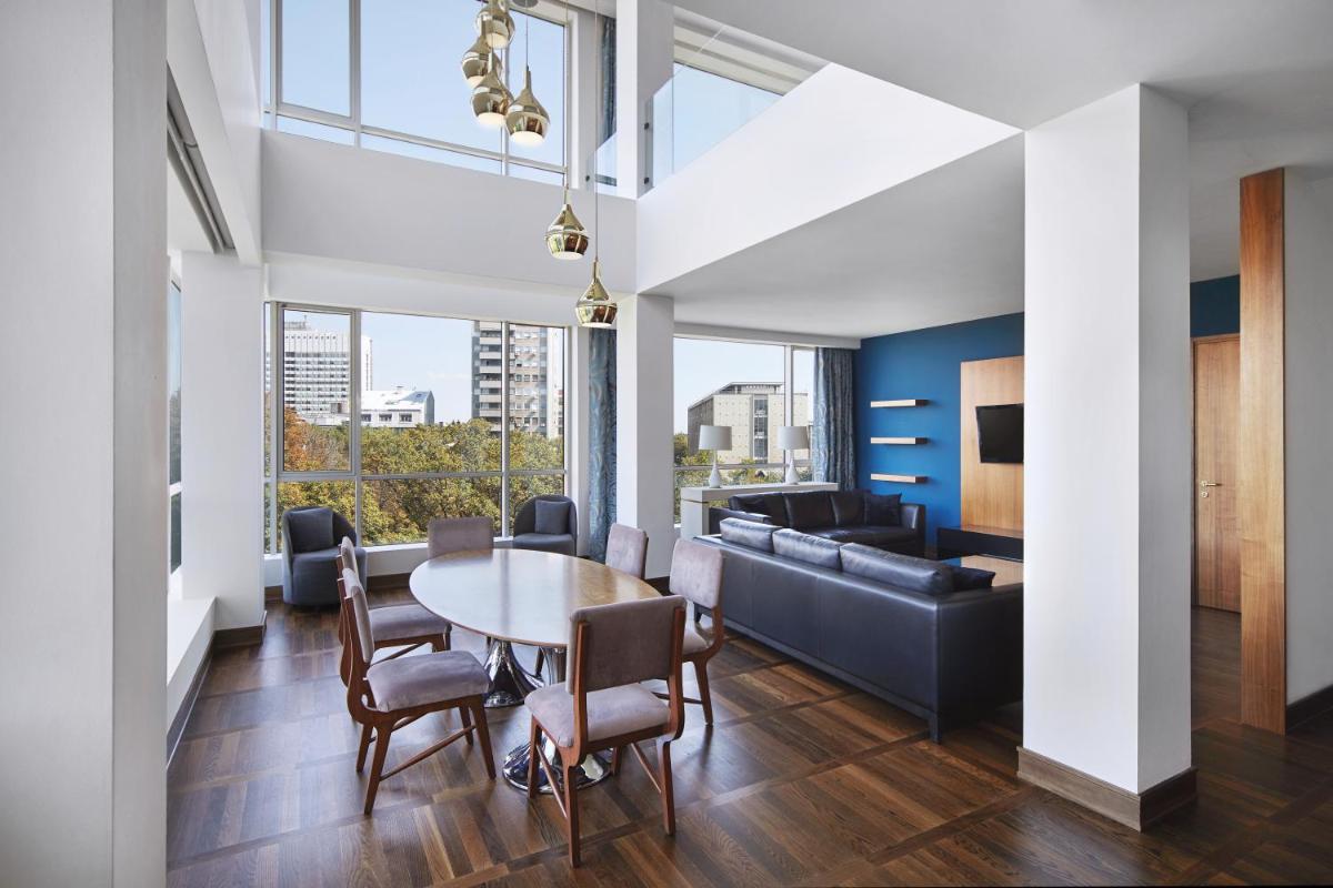 Metropol Palace, Belgrade