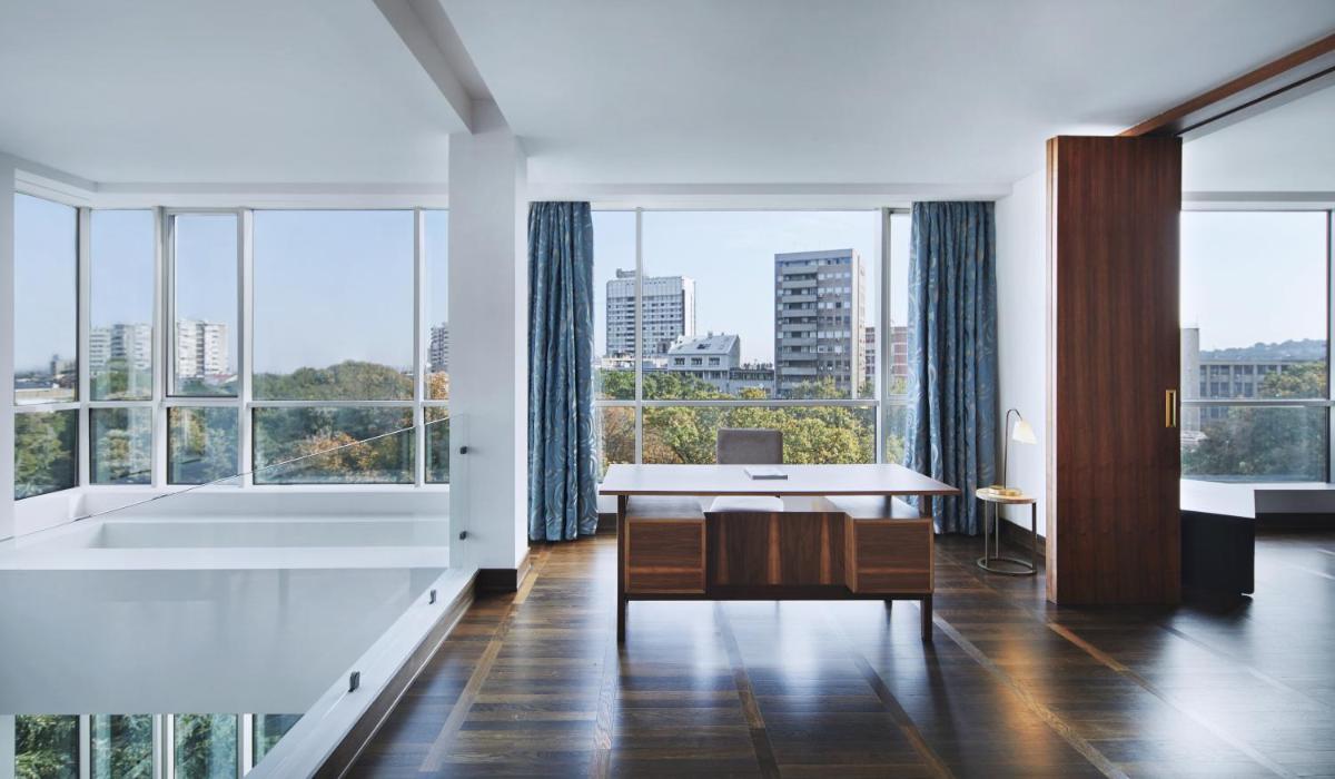 Metropol Palace, Belgrade