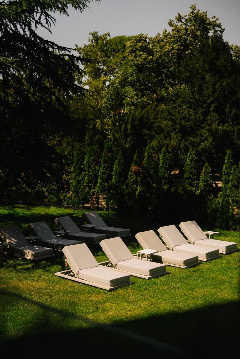 Metropol Palace, Belgrade