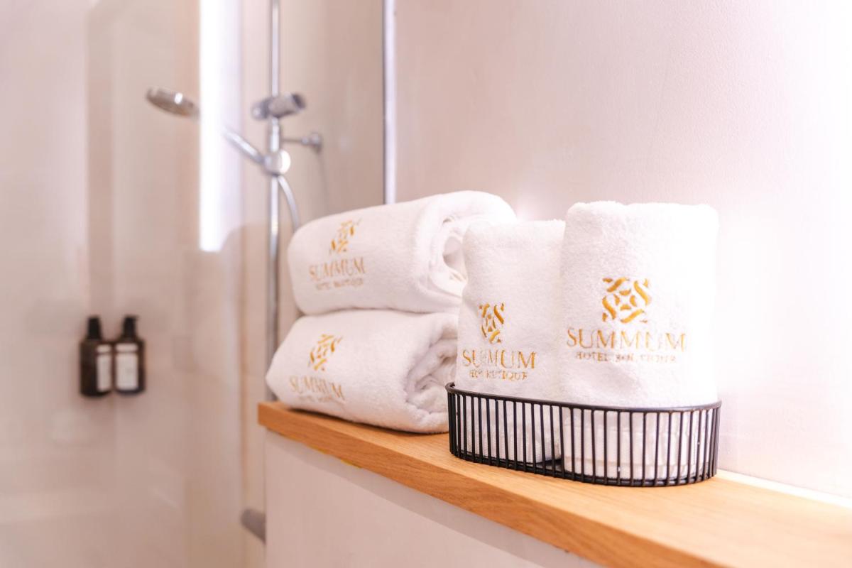 Hotel Boutique Monells Summum