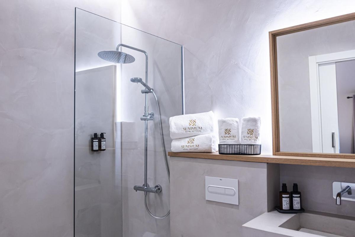 Hotel Boutique Monells Summum