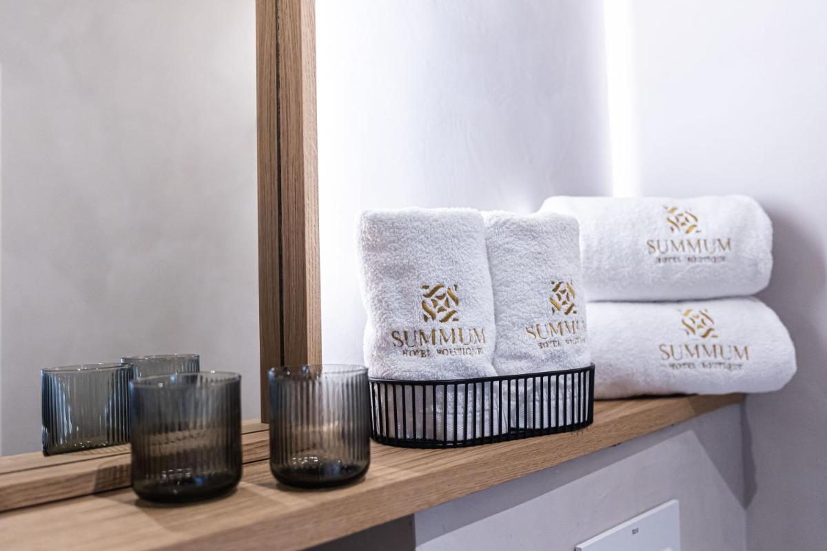 Hotel Boutique Monells Summum