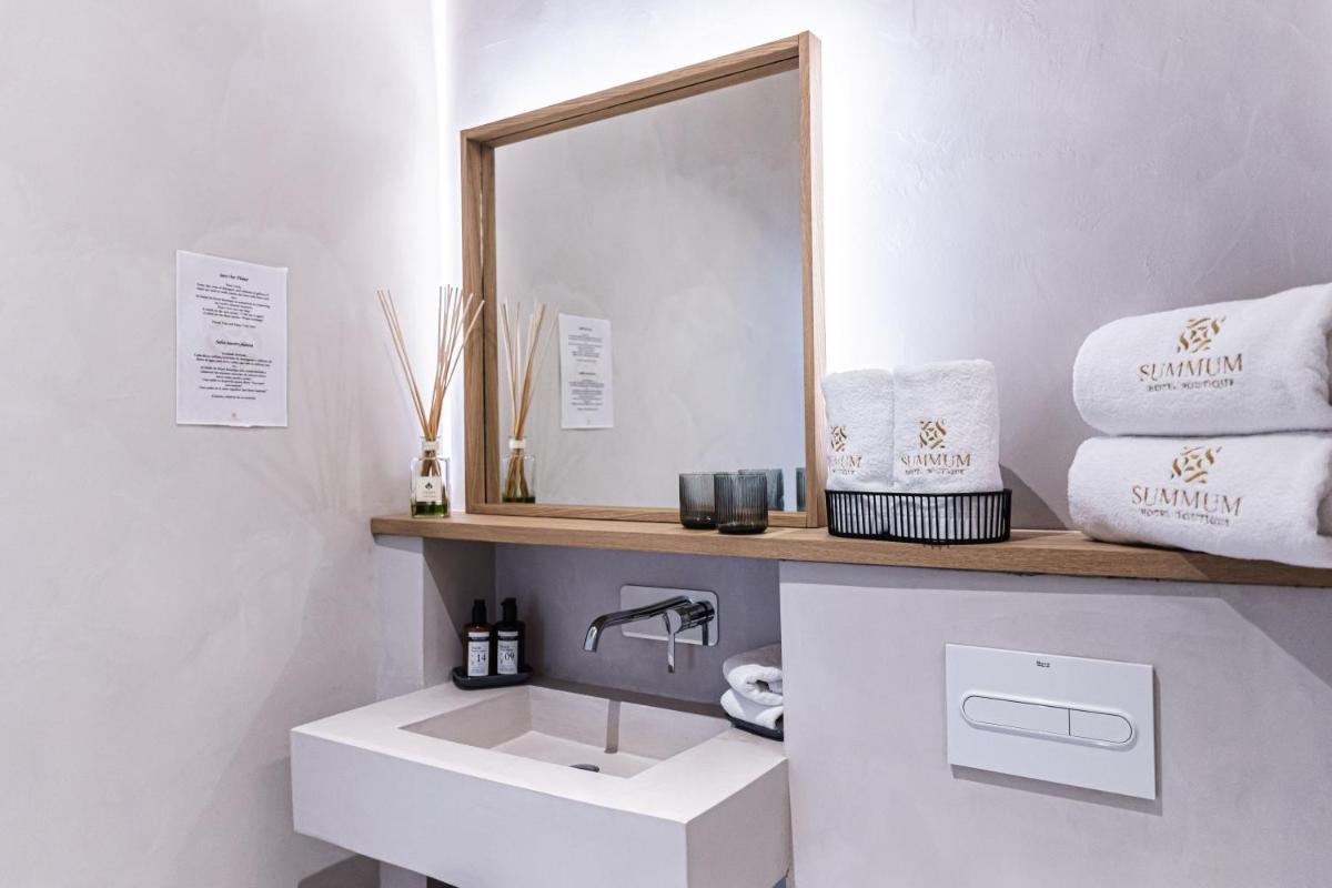 Hotel Boutique Monells Summum