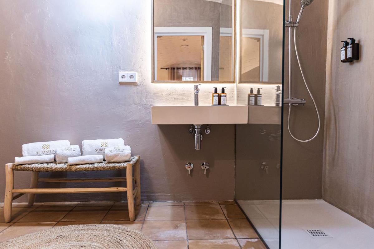 Hotel Boutique Monells Summum